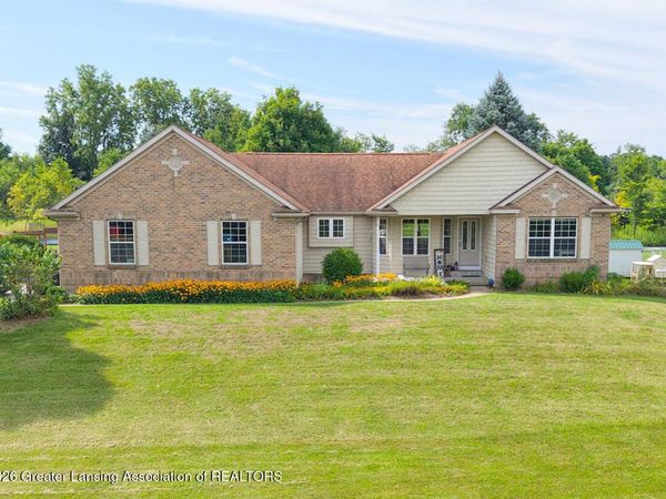 321 Mapleview Drive, Charlotte, MI 48813