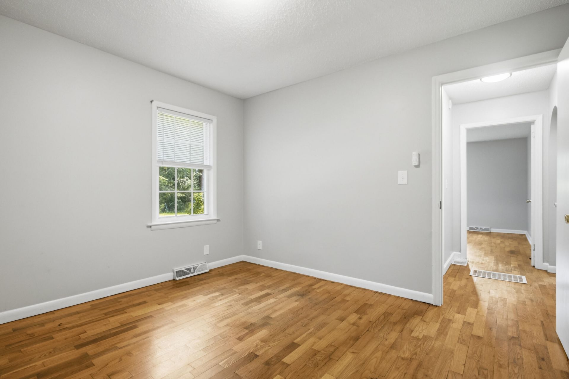 2604 N Oakridge Circle Photo 16