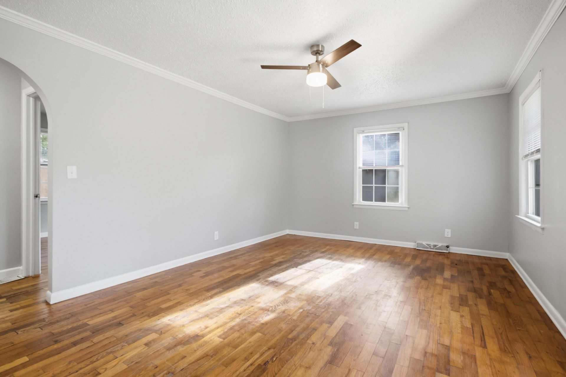 2604 N Oakridge Circle Photo 18