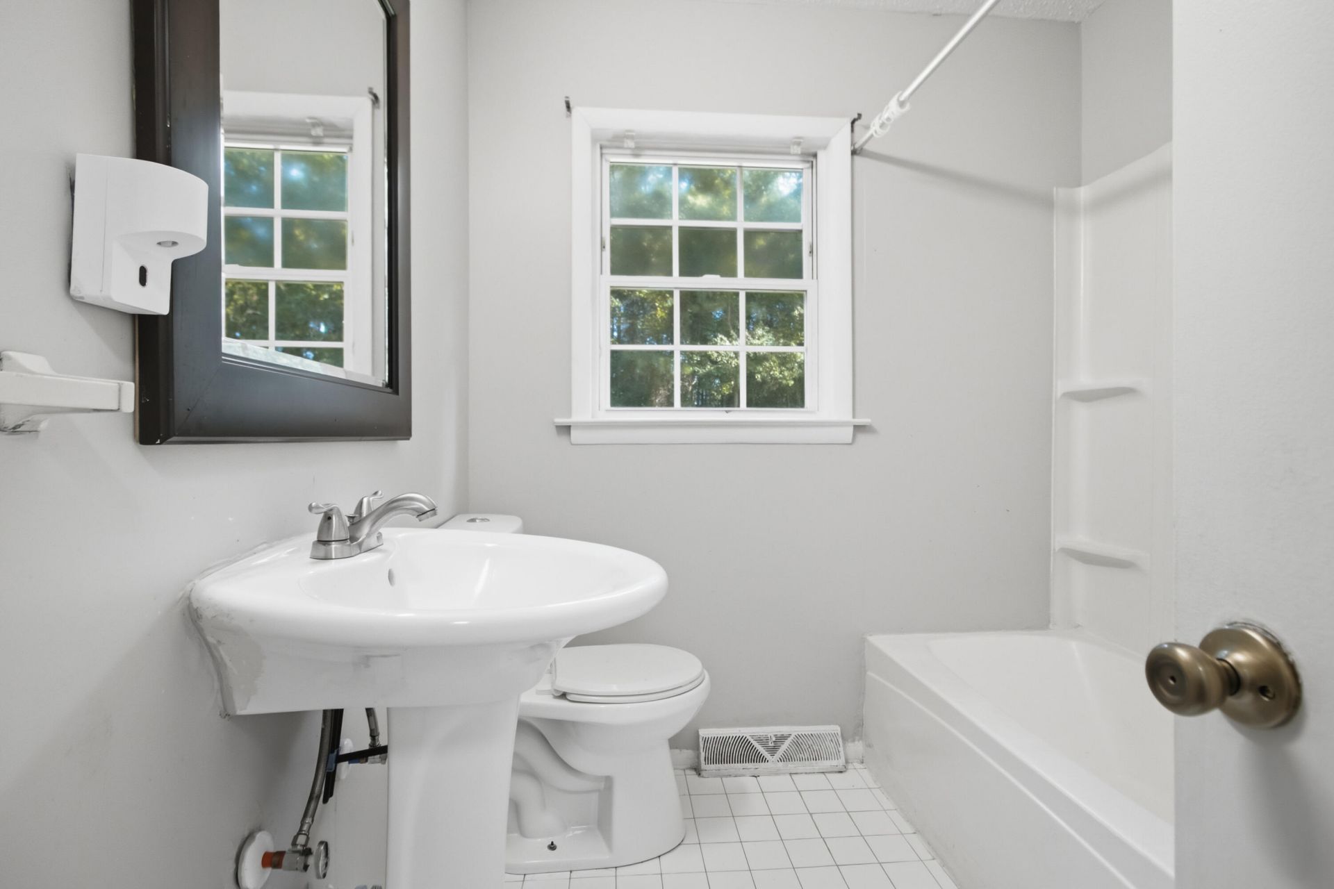 2604 N Oakridge Circle Photo 22