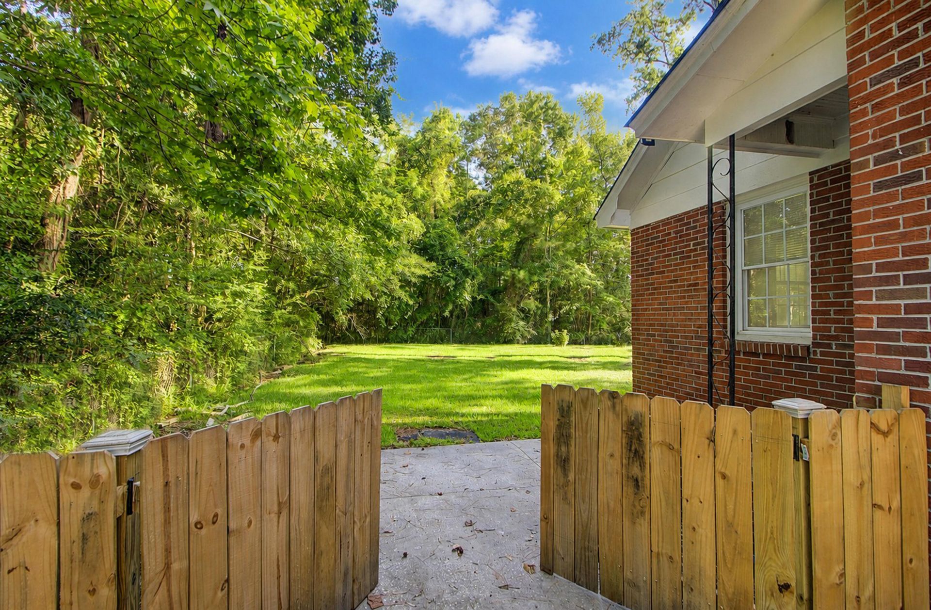 2604 N Oakridge Circle Photo 27