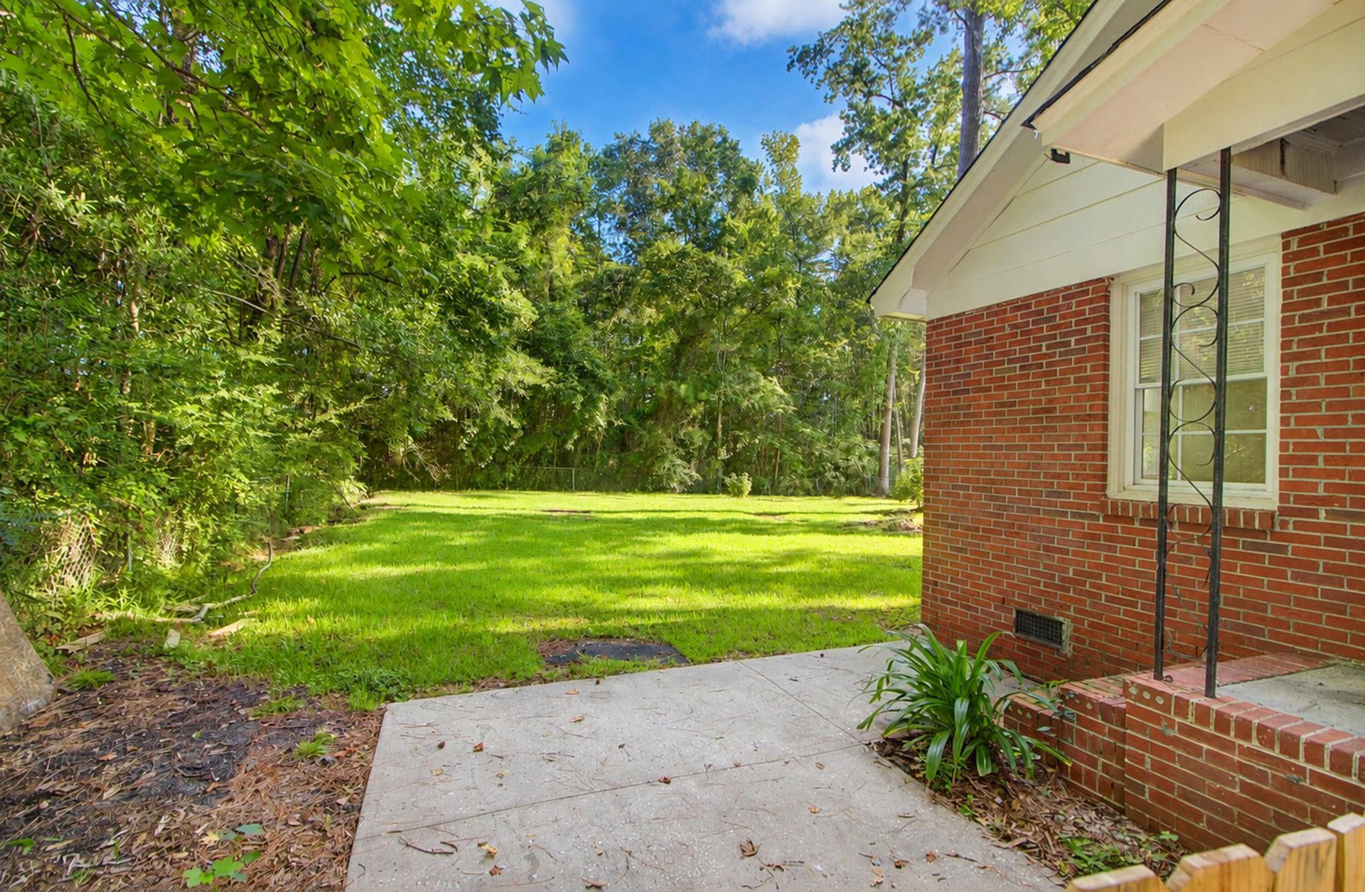 2604 N Oakridge Circle Photo 28