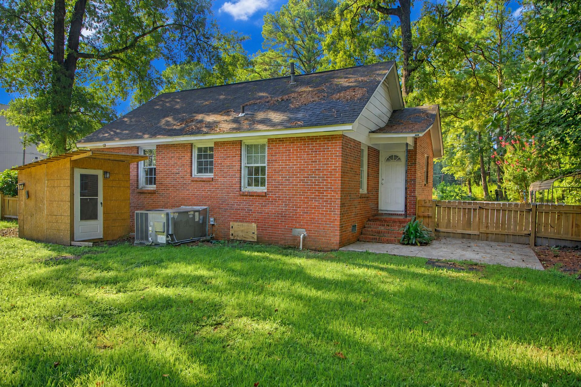 2604 N Oakridge Circle Photo 29
