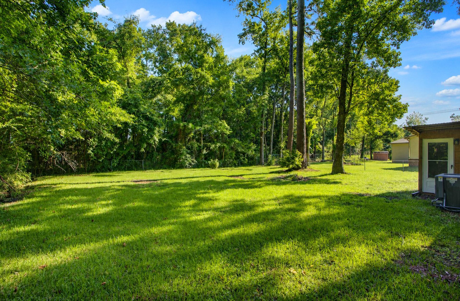 2604 N Oakridge Circle Photo 32