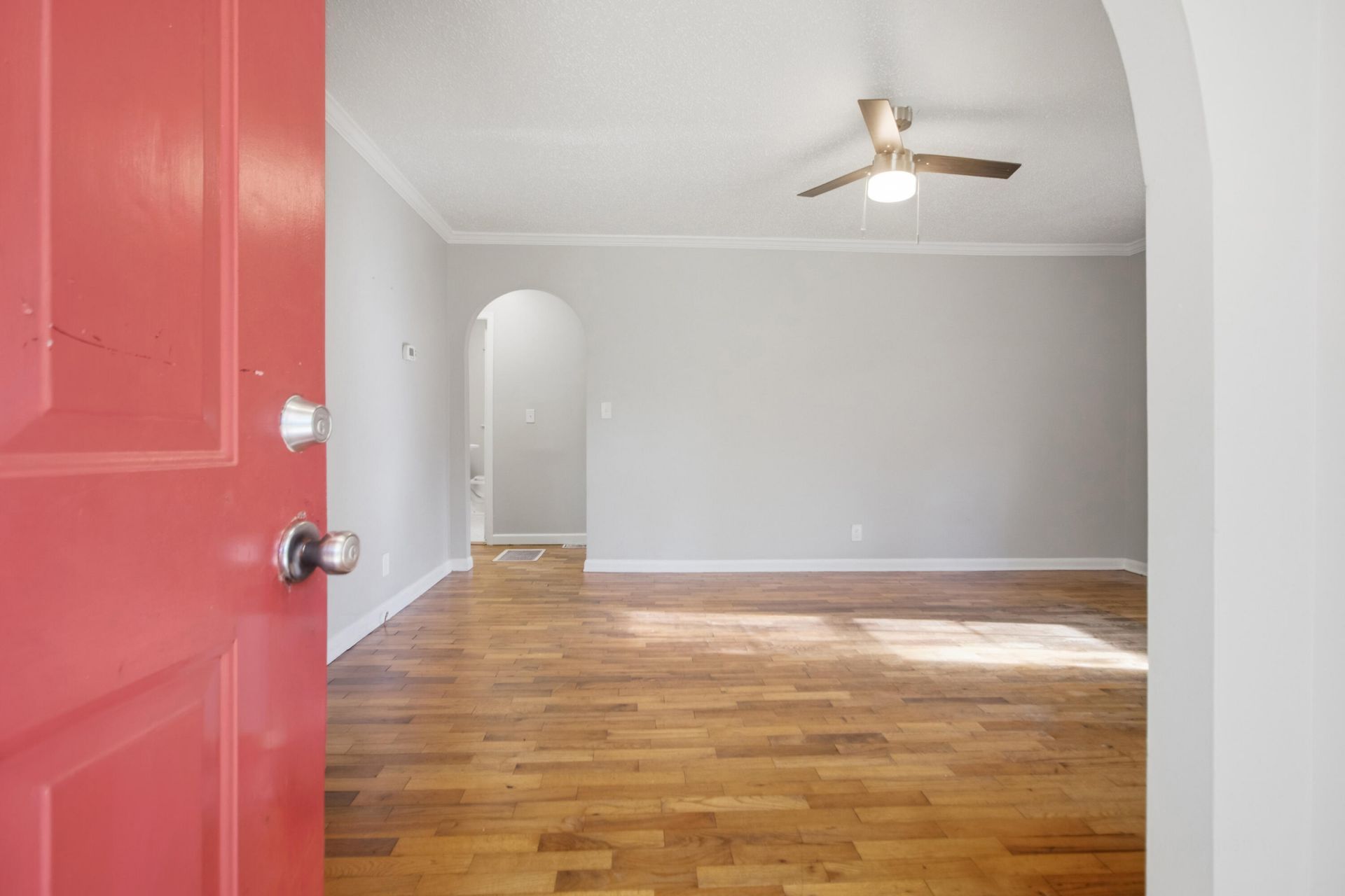 2604 N Oakridge Circle Photo 5