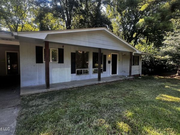 220 Mcdowell Park Circle, Jackson, MS 39204