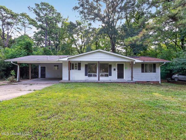 220 Mcdowell Park Circle, Jackson, MS 39204