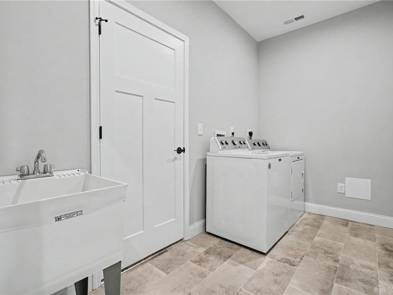 5100 Renaissance Park Drive, Franklin, OH 45005 Photo 22