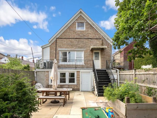 941 W 32nd Street , Chicago, IL 60608