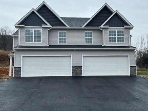 33 ROSALIES WAY , TEMPLE, PA 19560