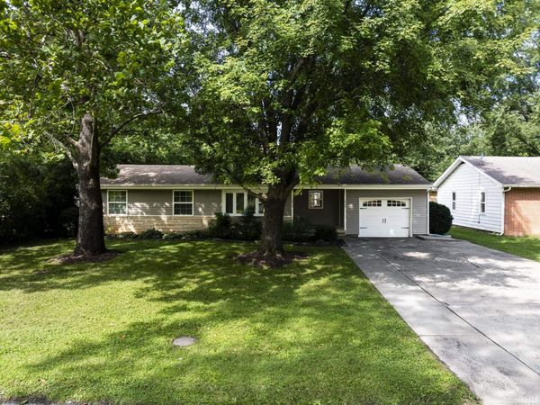 1909 N Riley Road, Muncie, IN 47304