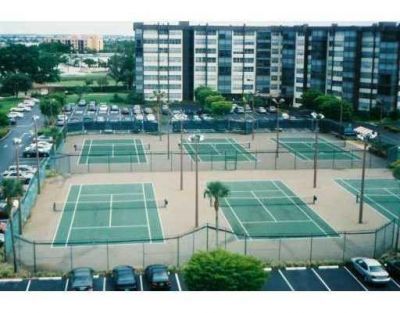 1000 St Charles Place, Unit 215, Pembroke Pines, FL 33026 Photo