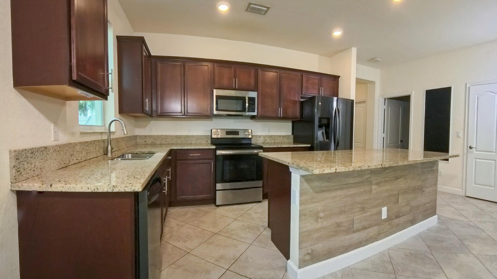 7871 NW Greenbank Circle, Port Saint Lucie, FL 34987 Photo