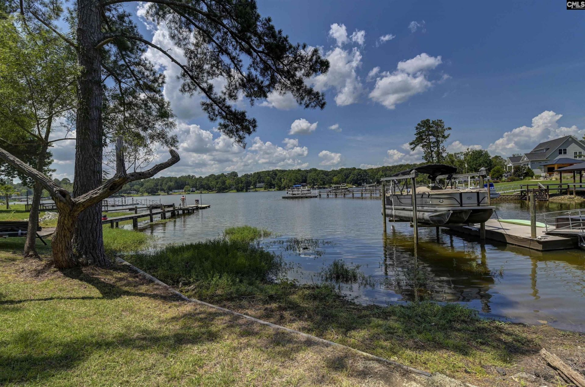 262 Breezy Bay Drive  Photo 11