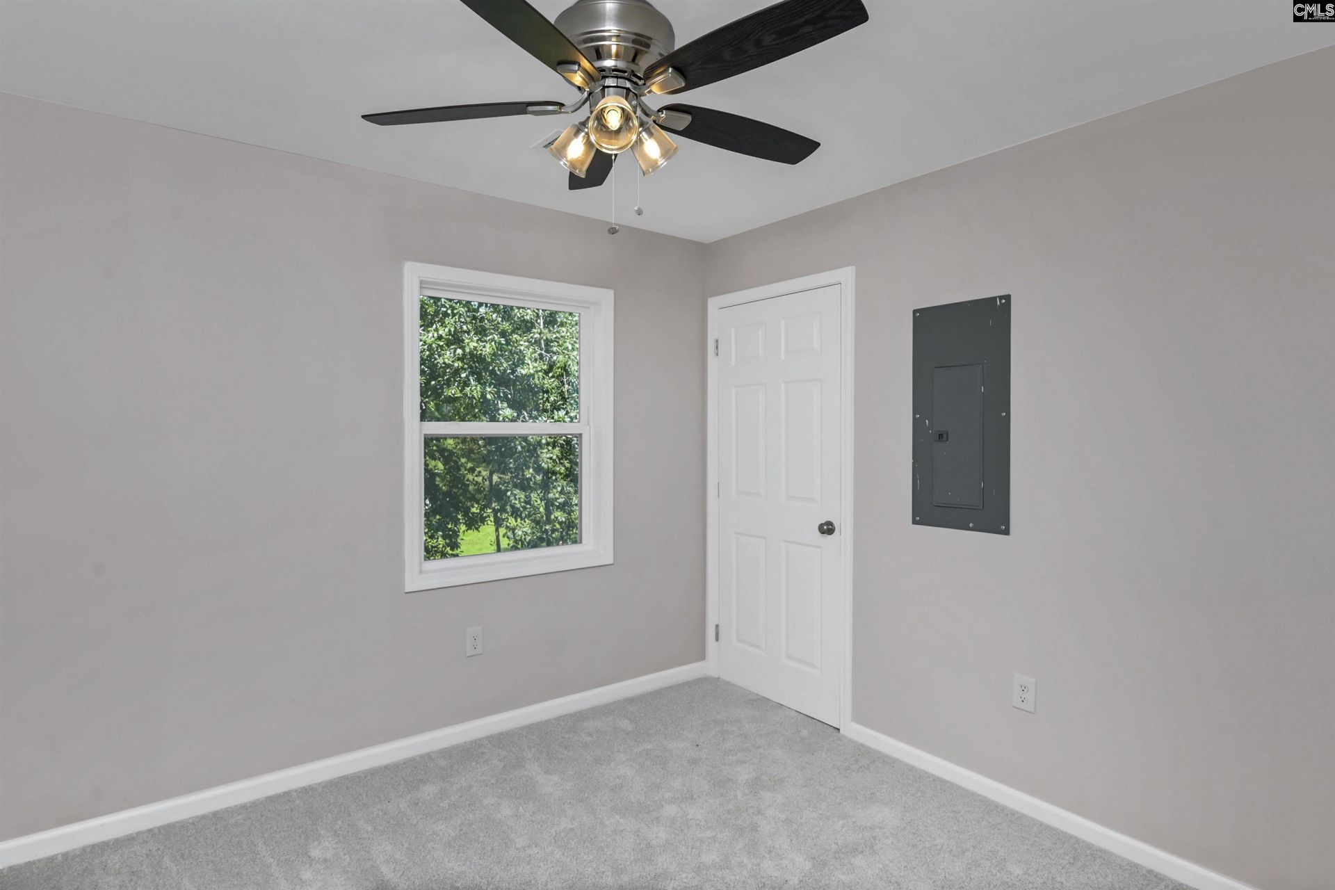 262 Breezy Bay Drive  Photo 33