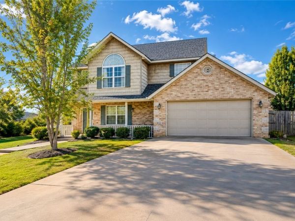 401 NE Shasta Court , Bentonville, AR 72712