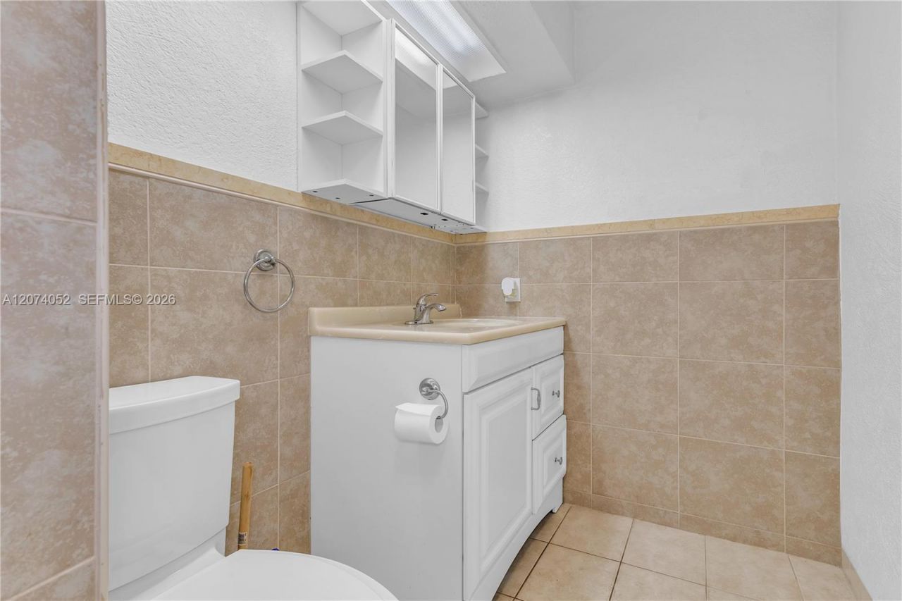 2175 NE 56th St , Unit 103, Fort Lauderdale, FL 33308 Photo