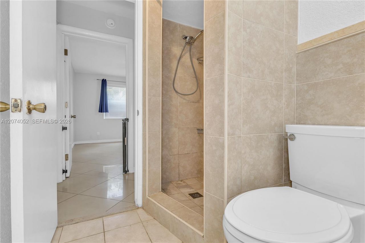 2175 NE 56th St , Unit 103, Fort Lauderdale, FL 33308 Photo