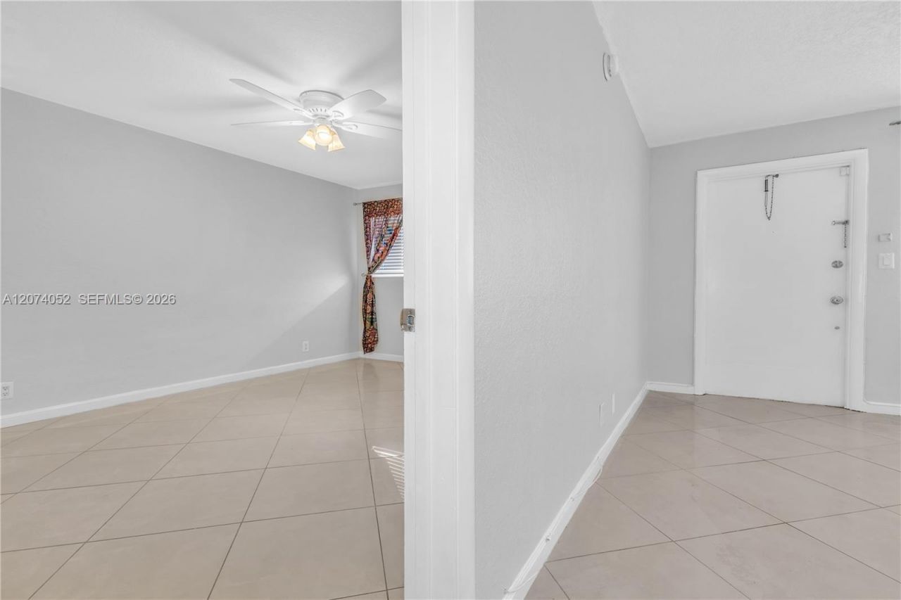2175 NE 56th St , Unit 103, Fort Lauderdale, FL 33308 Photo