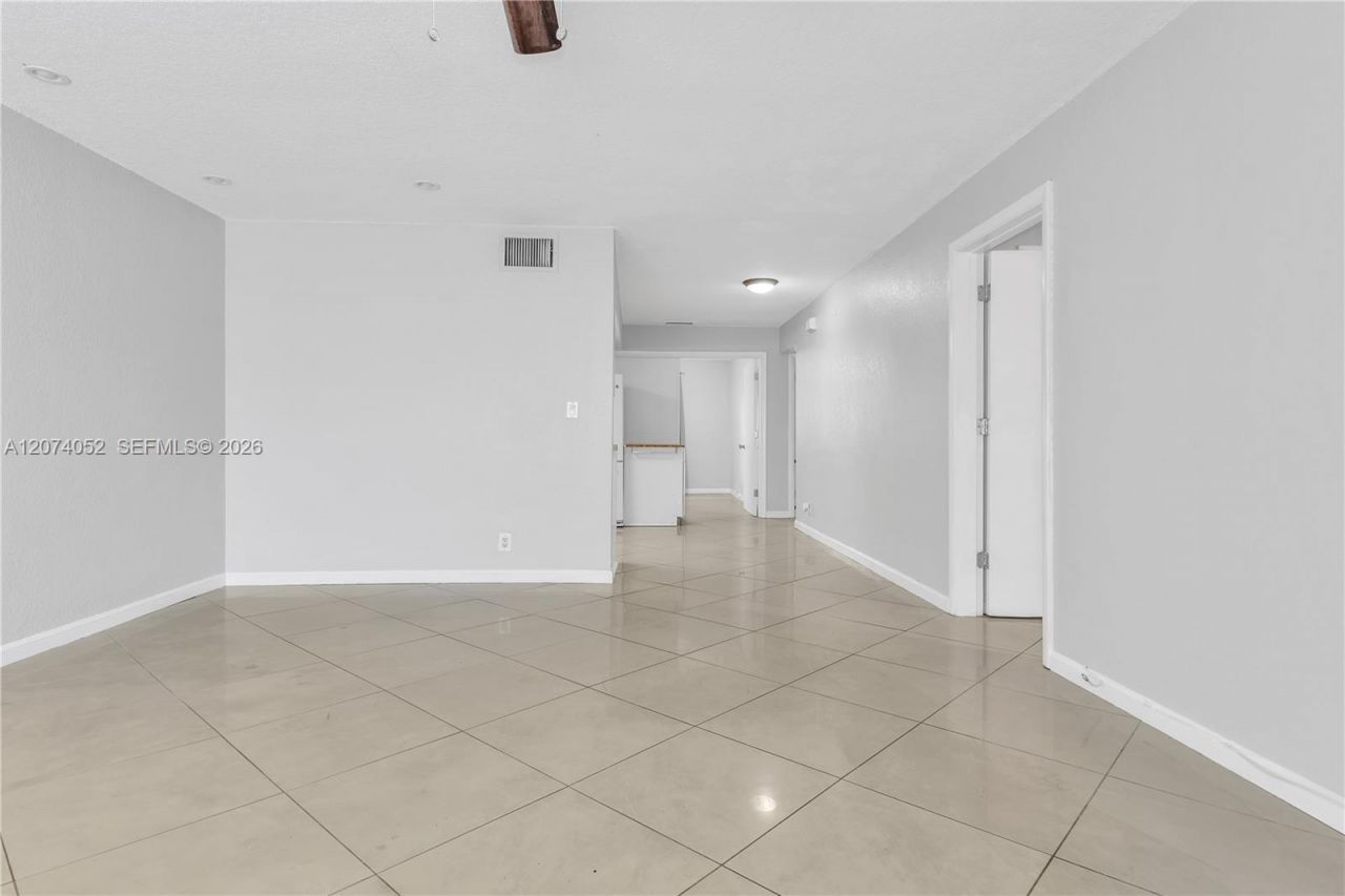2175 NE 56th St , Unit 103, Fort Lauderdale, FL 33308 Photo
