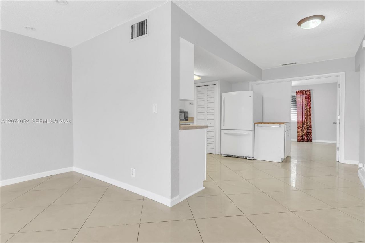 2175 NE 56th St , Unit 103, Fort Lauderdale, FL 33308 Photo