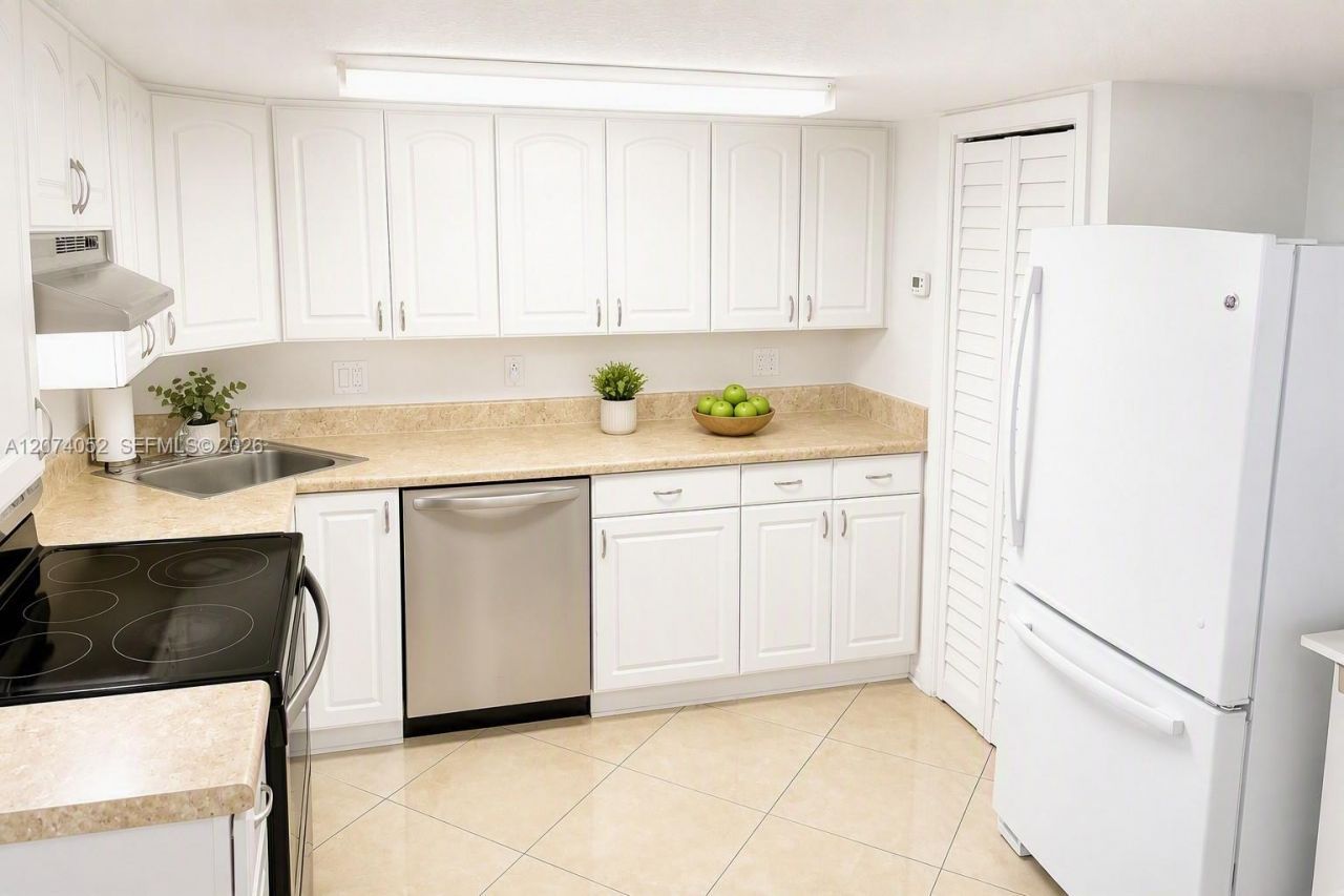 2175 NE 56th St , Unit 103, Fort Lauderdale, FL 33308 Photo