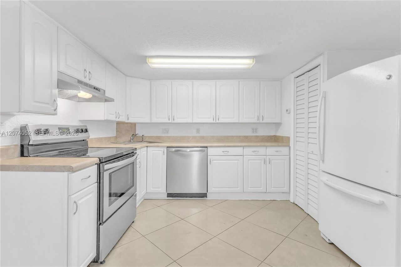2175 NE 56th St , Unit 103, Fort Lauderdale, FL 33308 Photo
