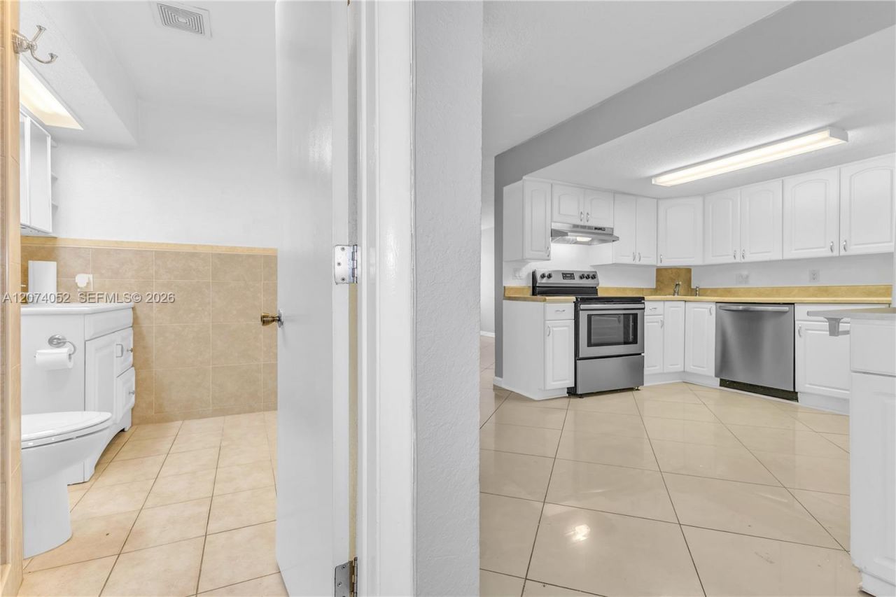 2175 NE 56th St , Unit 103, Fort Lauderdale, FL 33308 Photo