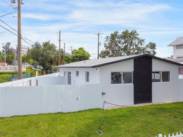 2388-2390 NE 173rd St , North Miami Beach, FL 33160