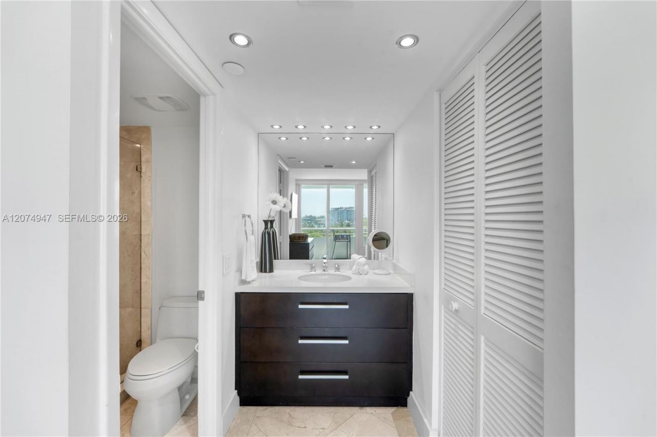 400 S Pointe Dr , Unit 505, Miami Beach, FL 33139 Photo