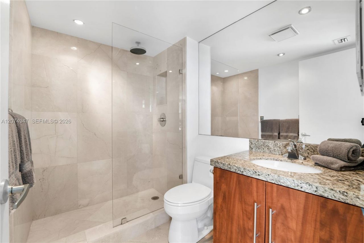 400 S Pointe Dr , Unit 505, Miami Beach, FL 33139 Photo