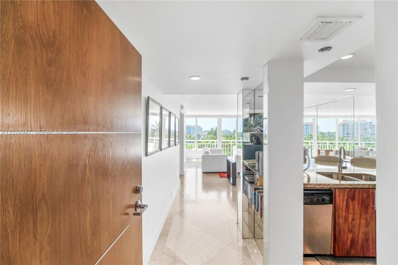 400 S Pointe Dr , Unit 505, Miami Beach, FL 33139 Photo