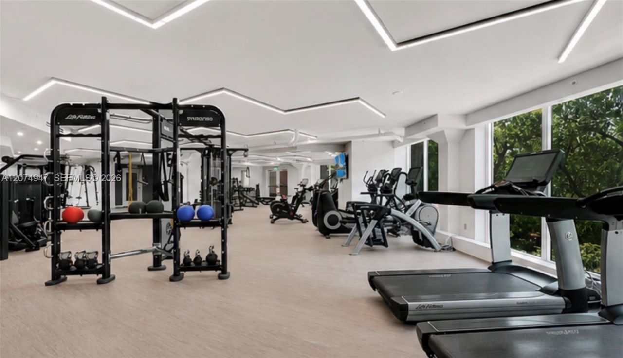 400 S Pointe Dr , Unit 505, Miami Beach, FL 33139 Photo