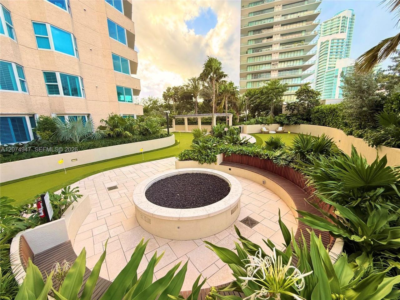 400 S Pointe Dr , Unit 505, Miami Beach, FL 33139 Photo