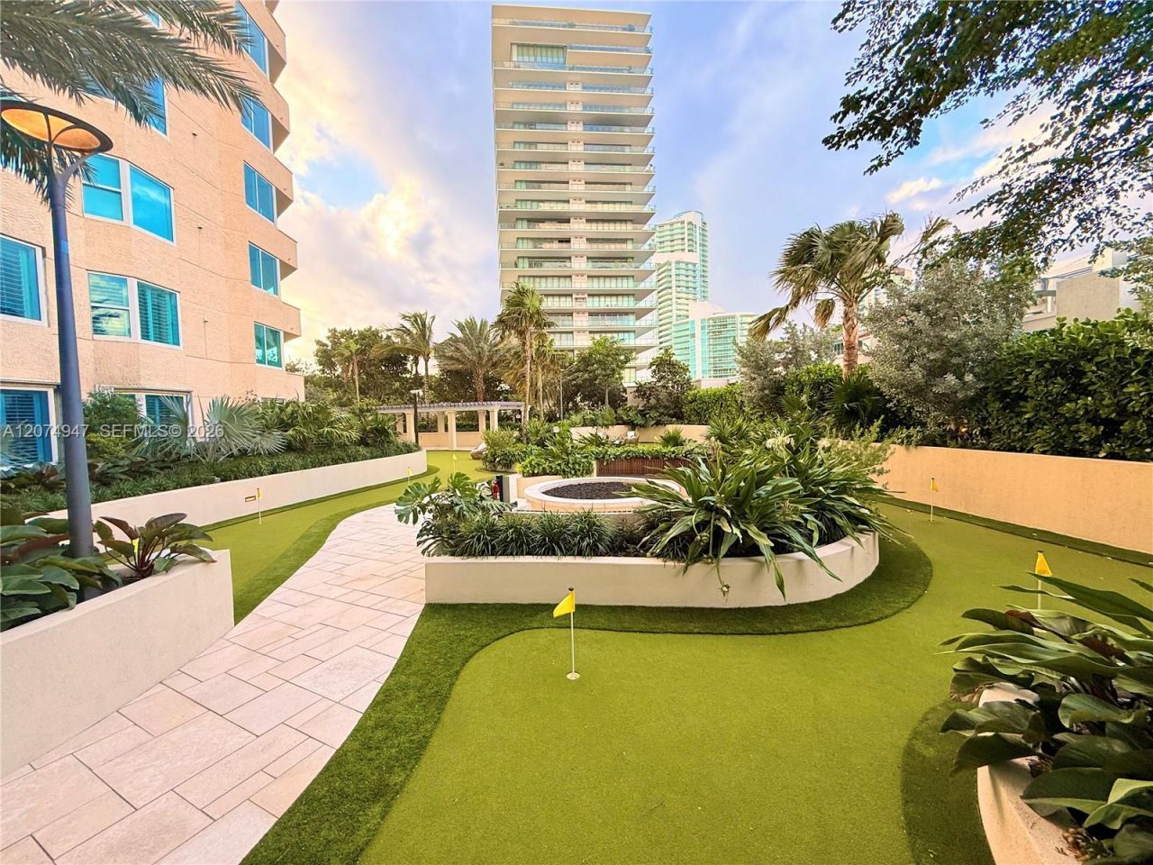 400 S Pointe Dr , Unit 505, Miami Beach, FL 33139 Photo