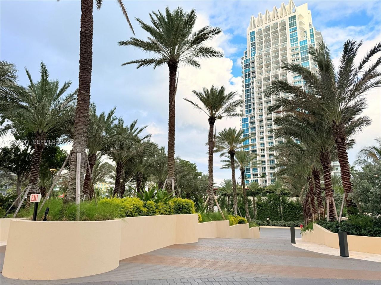 400 S Pointe Dr , Unit 505, Miami Beach, FL 33139 Photo