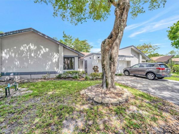 5223 E Gate Lake Rd , Unit 5223, Tamarac, FL 33319