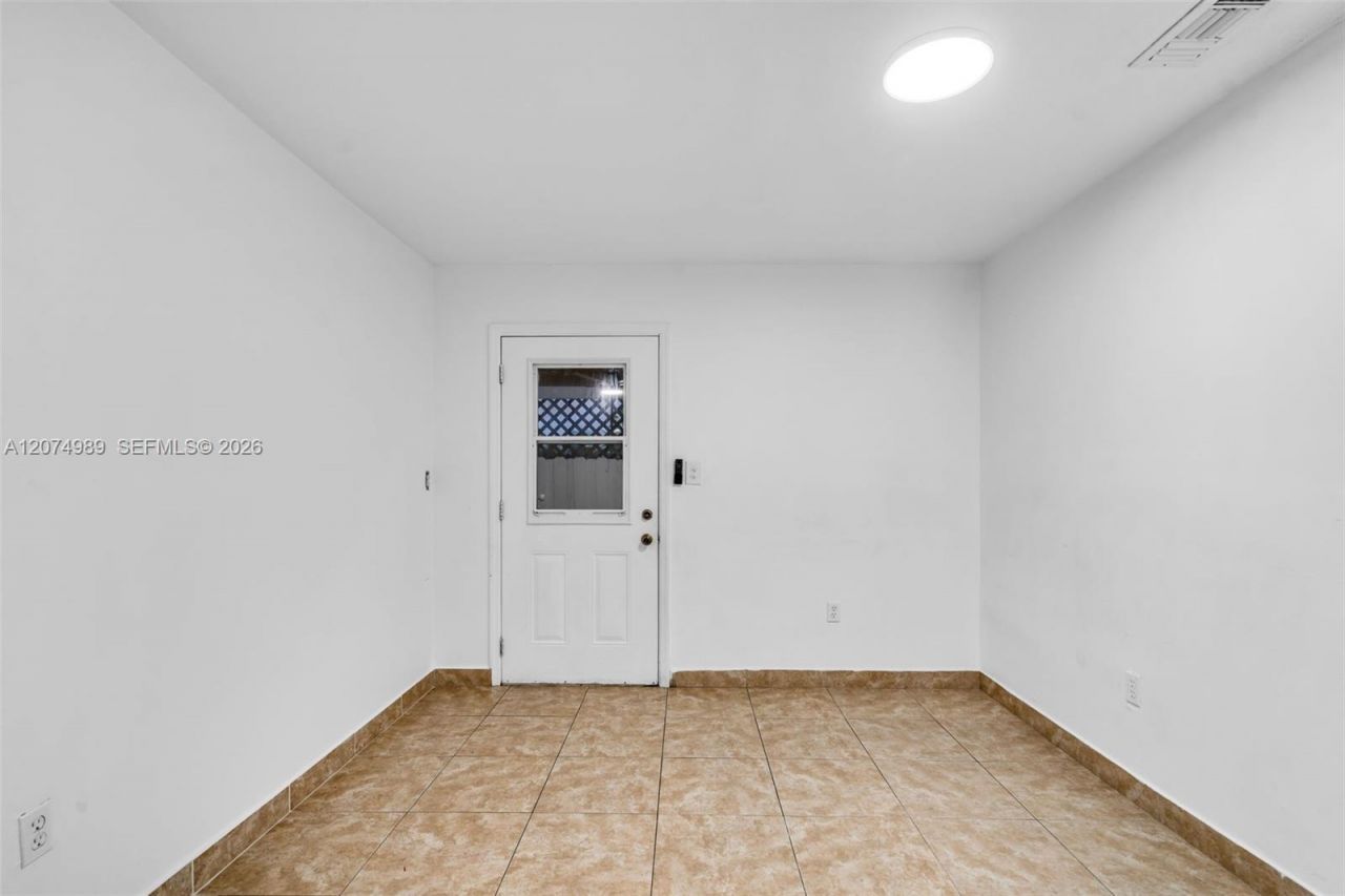 627 W 68th St, Unit 627, Hialeah, FL 33014 Photo