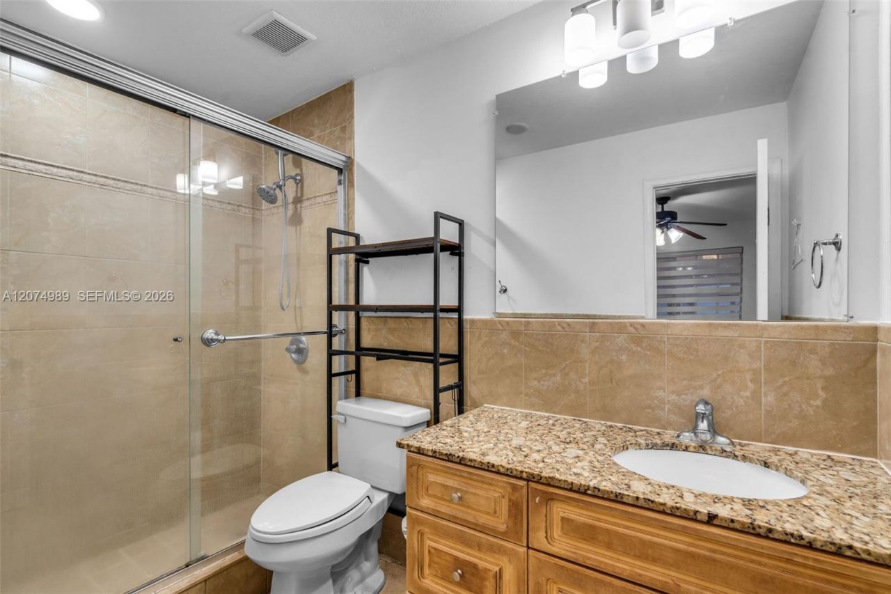 627 W 68th St, Unit 627, Hialeah, FL 33014 Photo
