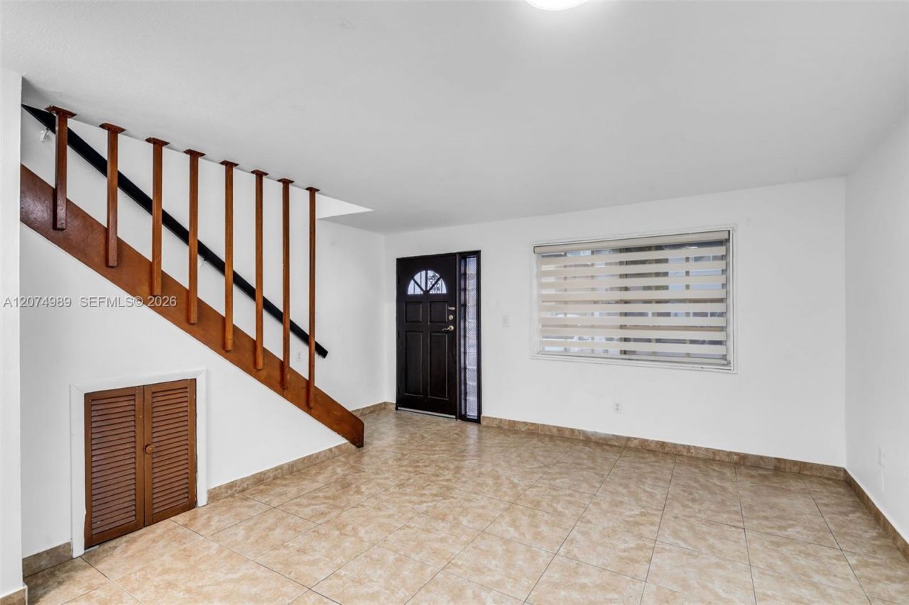 627 W 68th St, Unit 627, Hialeah, FL 33014 Photo