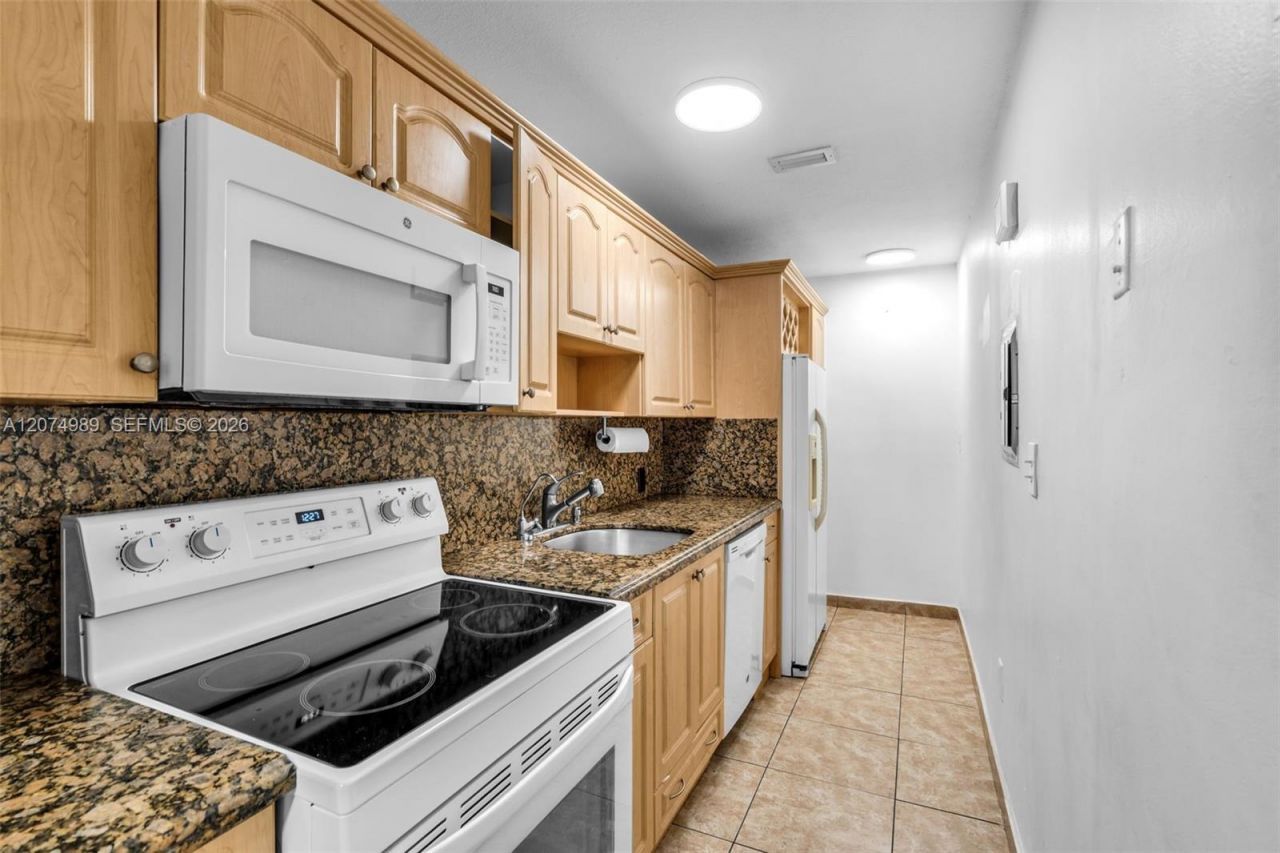 627 W 68th St, Unit 627, Hialeah, FL 33014 Photo