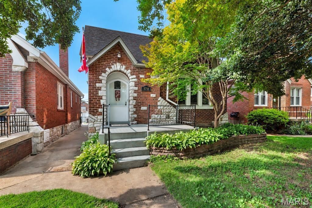 5718 Nottingham Avenue, Saint Louis, MO 63109 Main Photo