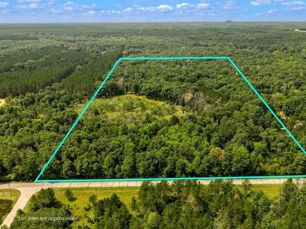 689 6th Avenue, Hancock, WI 54943