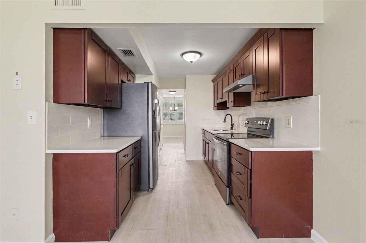 4720 Locust Street Ne, Unit 206, Saint Petersburg, FL 33703 Photo