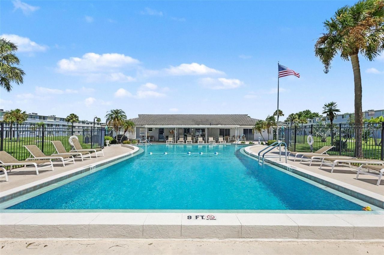 4720 Locust Street Ne, Unit 206, Saint Petersburg, FL 33703 Photo