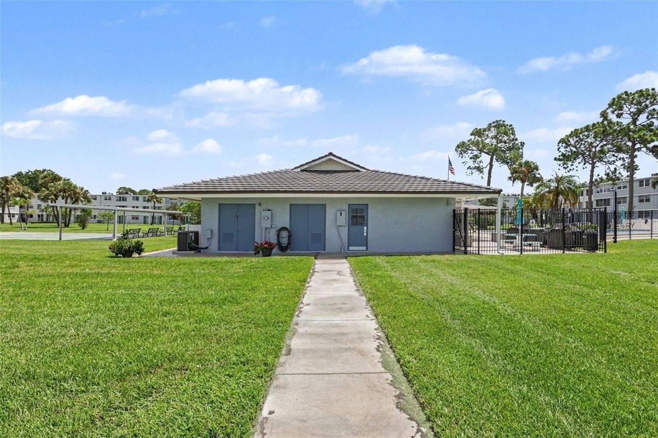 4720 Locust Street Ne, Unit 206, Saint Petersburg, FL 33703 Photo