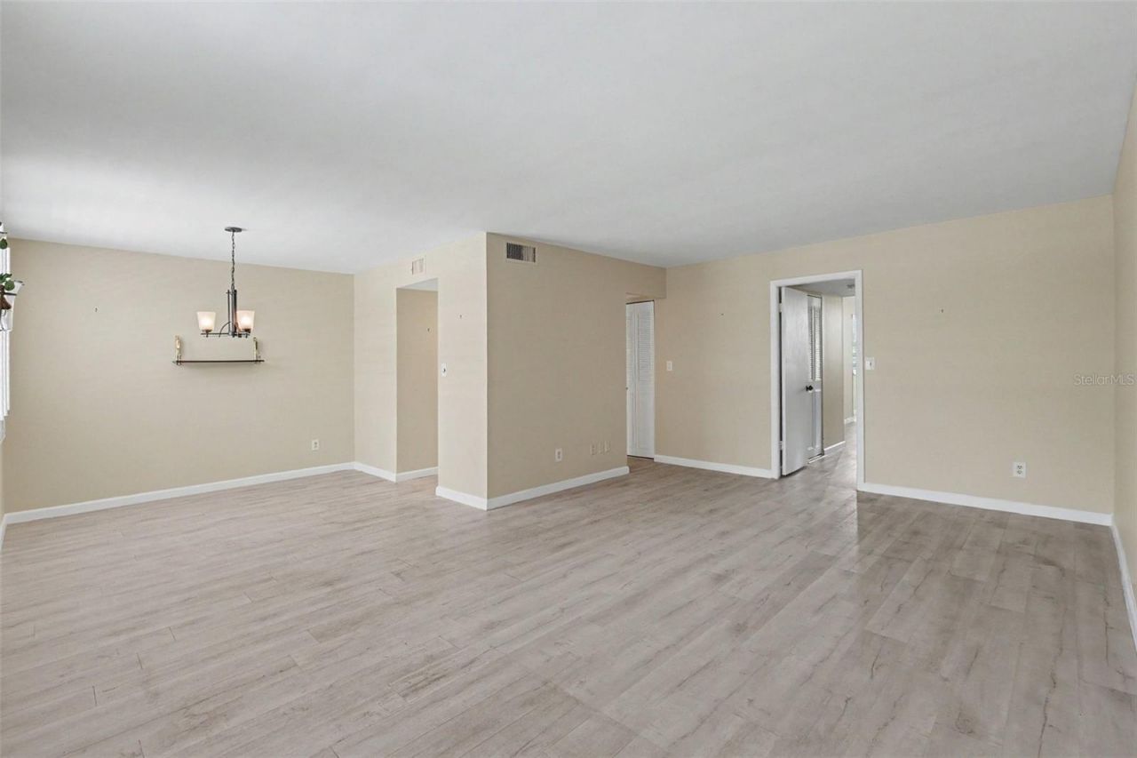 4720 Locust Street Ne, Unit 206, Saint Petersburg, FL 33703 Photo