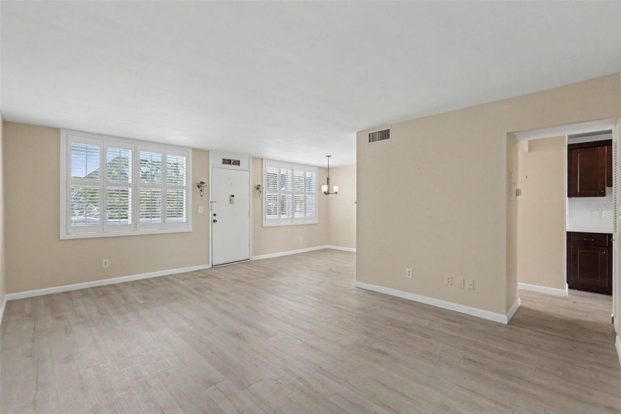4720 Locust Street Ne, Unit 206, Saint Petersburg, FL 33703 Photo