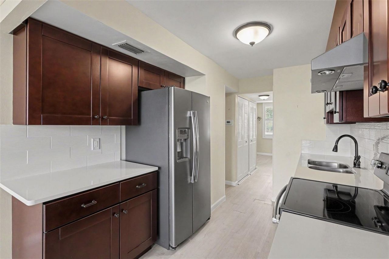 4720 Locust Street Ne, Unit 206, Saint Petersburg, FL 33703 Photo