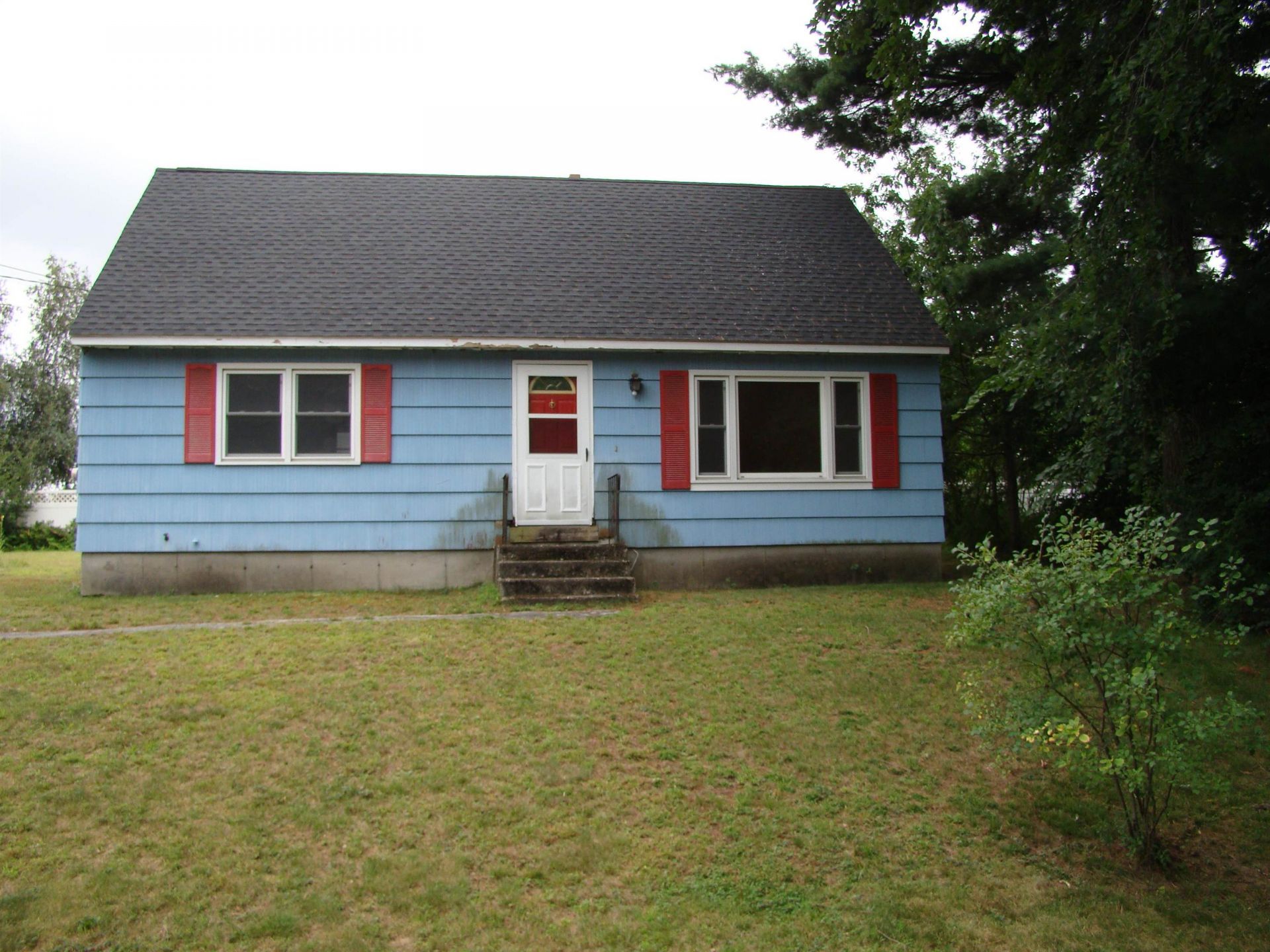 4 Robin Lane, Nashua, NH 03064 Main Photo